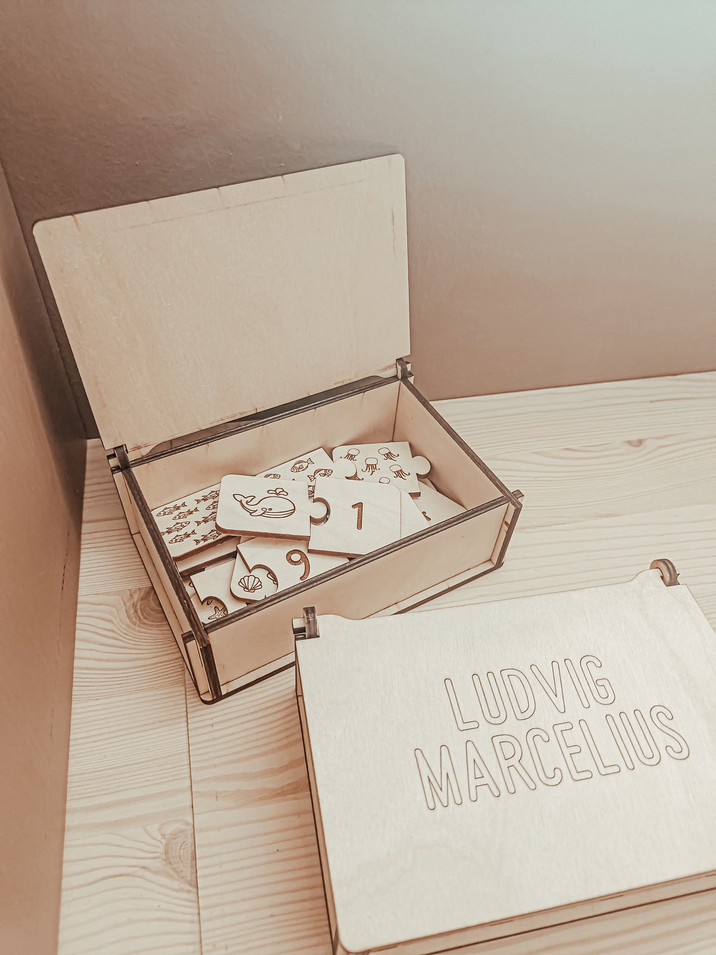 ESKE AV TRE (med din tekst)